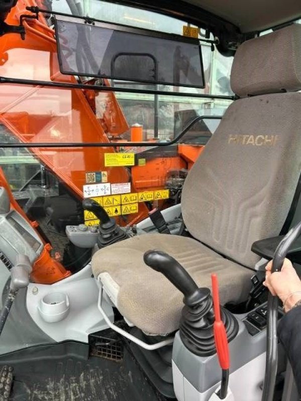 Kettenbagger van het type Hitachi ZX 135 US-6, Gebrauchtmaschine in Roosendaal (Foto 9)