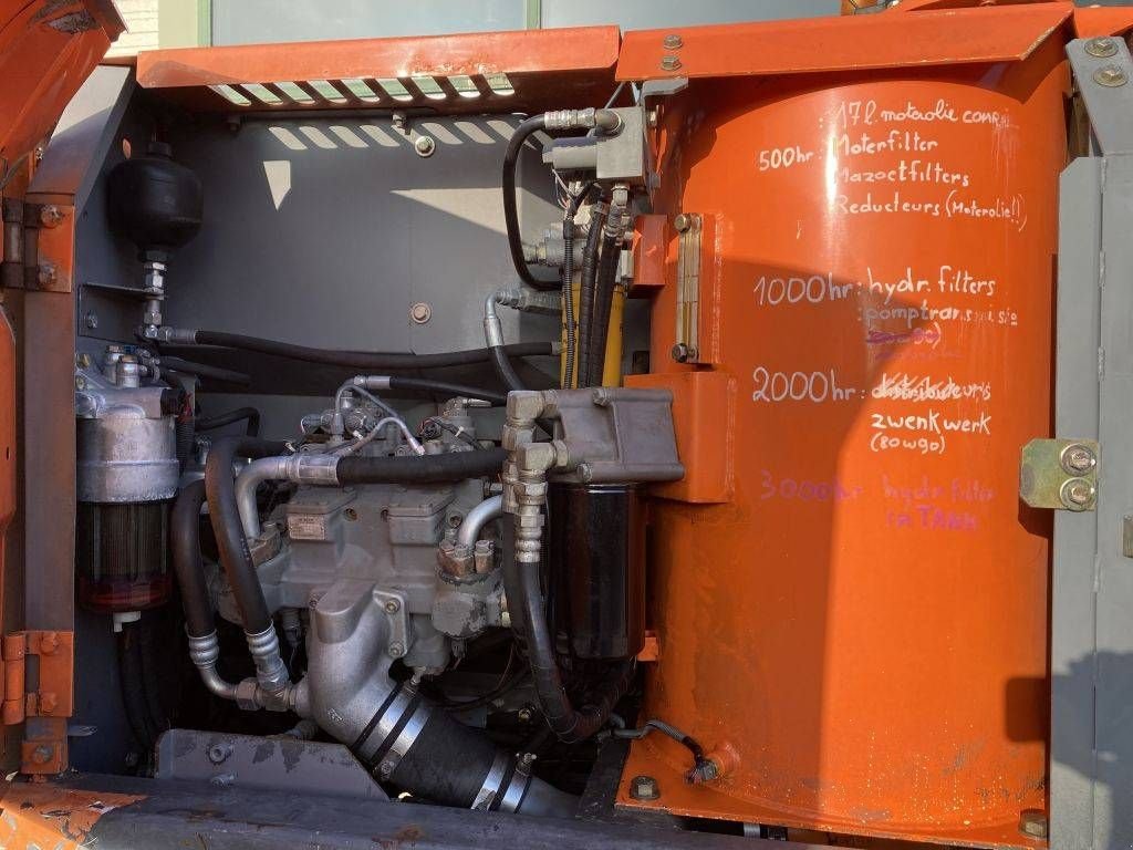 Kettenbagger des Typs Hitachi ZX 180 LC-3, Gebrauchtmaschine in Roosendaal (Bild 8)