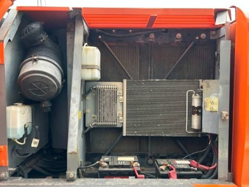 Kettenbagger des Typs Hitachi ZX 180 LC-3, Gebrauchtmaschine in Roosendaal (Bild 9)