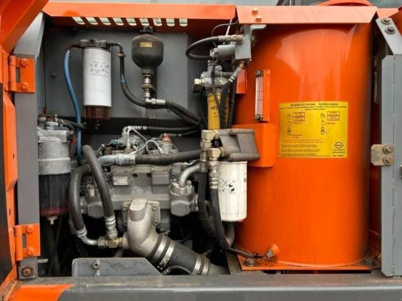 Kettenbagger des Typs Hitachi ZX 180 LC-3, Gebrauchtmaschine in Roosendaal (Bild 10)