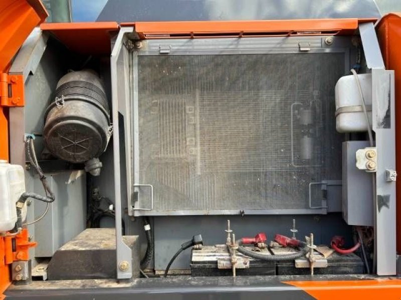 Kettenbagger des Typs Hitachi ZX 180 LC-5B, Gebrauchtmaschine in Roosendaal (Bild 11)