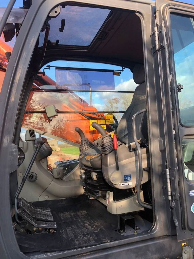 Kettenbagger des Typs Hitachi ZX 210 LC-3, Gebrauchtmaschine in Roosendaal (Bild 8)