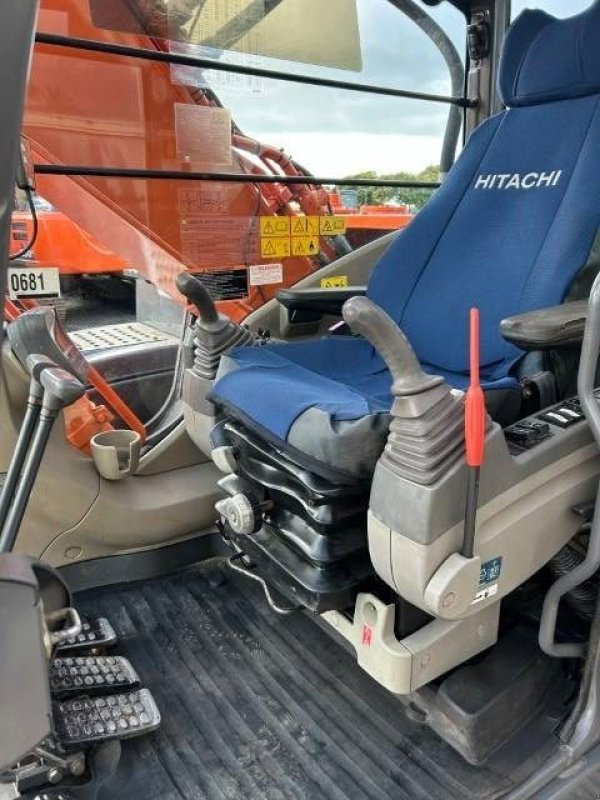 Kettenbagger typu Hitachi ZX 210 LC-3, Gebrauchtmaschine v Roosendaal (Obrázek 9)