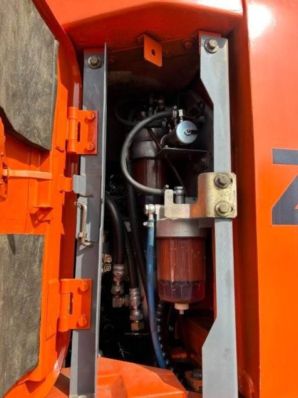 Kettenbagger des Typs Hitachi ZX 225 US LC-3, Gebrauchtmaschine in Roosendaal (Bild 10)
