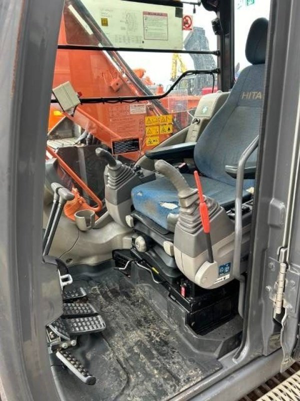 Kettenbagger typu Hitachi ZX 225 US LC-3, Gebrauchtmaschine v Roosendaal (Obrázek 11)