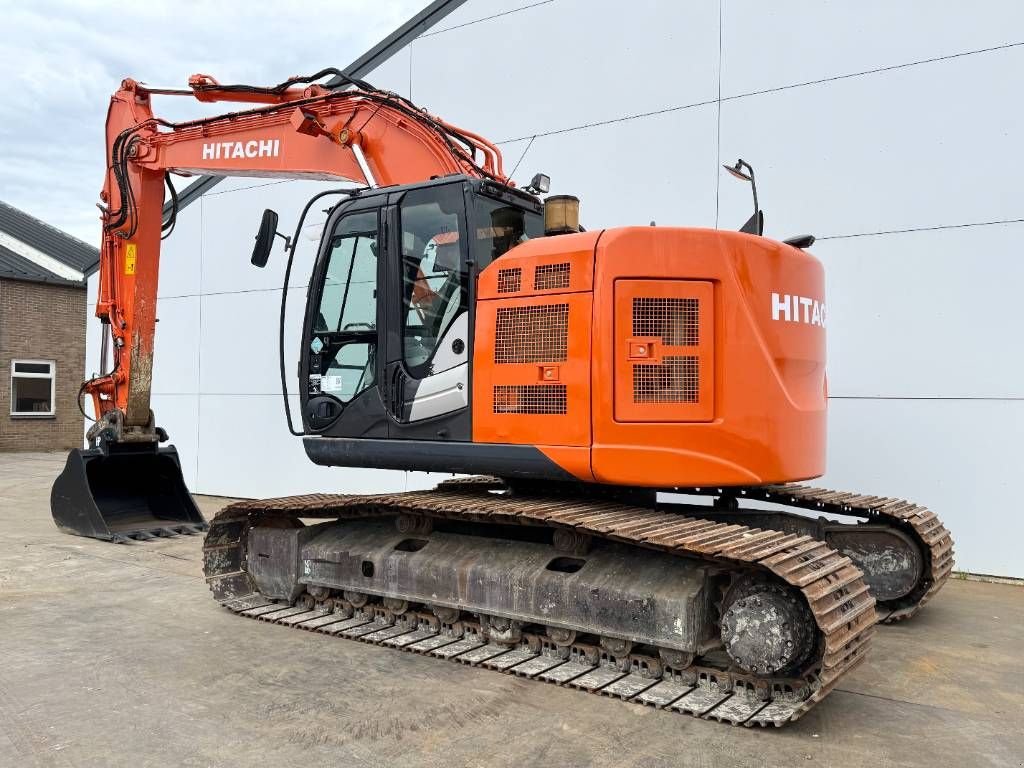 Kettenbagger del tipo Hitachi ZX 225 US LC-5 B - Automatic Greasing / Camera, Gebrauchtmaschine In Veldhoven (Immagine 3)