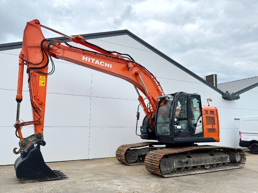 Kettenbagger del tipo Hitachi ZX 225 US LC-5 B - Automatic Greasing / Camera, Gebrauchtmaschine In Veldhoven (Immagine 2)