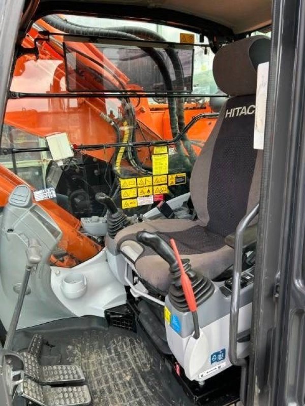 Kettenbagger typu Hitachi ZX 225 US LC-5 B, Gebrauchtmaschine v Roosendaal (Obrázek 9)