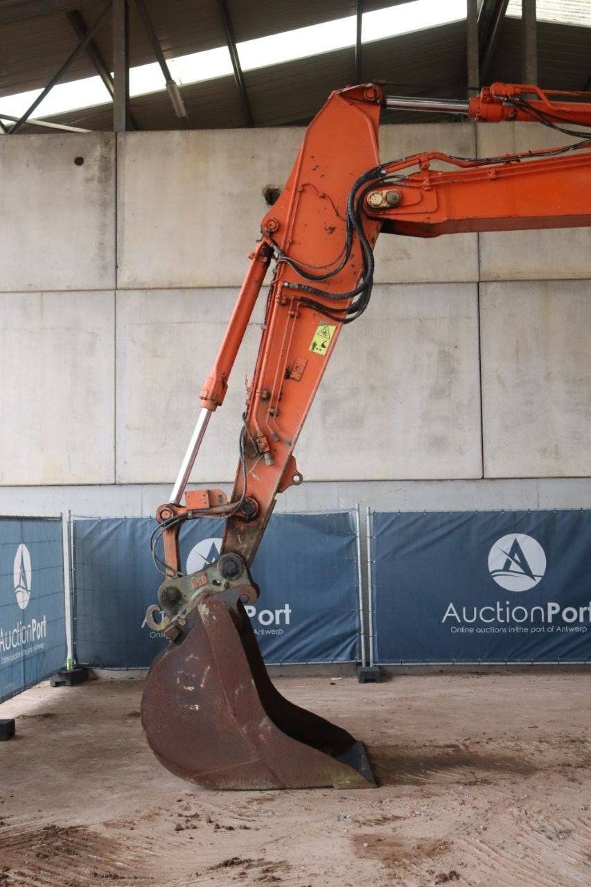 Kettenbagger a típus Hitachi ZX 225 USLC-5B, Gebrauchtmaschine ekkor: Antwerpen (Kép 11)