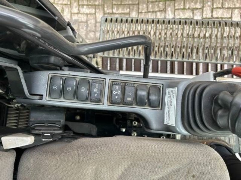 Kettenbagger des Typs Hitachi ZX 250 LC-6, Gebrauchtmaschine in Roosendaal (Bild 10)