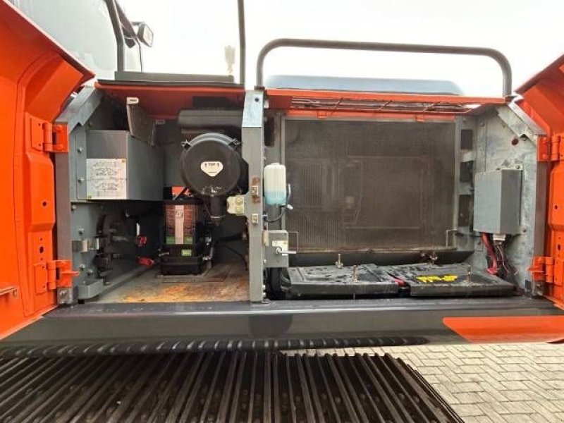 Kettenbagger des Typs Hitachi ZX 250 LC-6, Gebrauchtmaschine in Roosendaal (Bild 11)