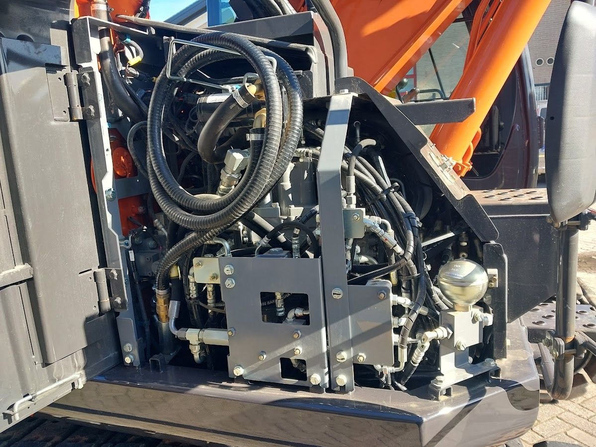 Kettenbagger des Typs Hitachi ZX135US-6, Gebrauchtmaschine in Westwoud (Bild 7)