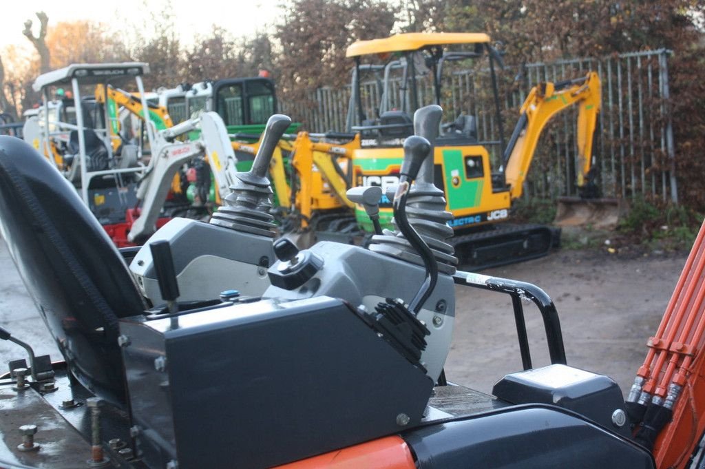 Kettenbagger des Typs Hitachi ZX17U-5, Gebrauchtmaschine in Antwerpen (Bild 5)