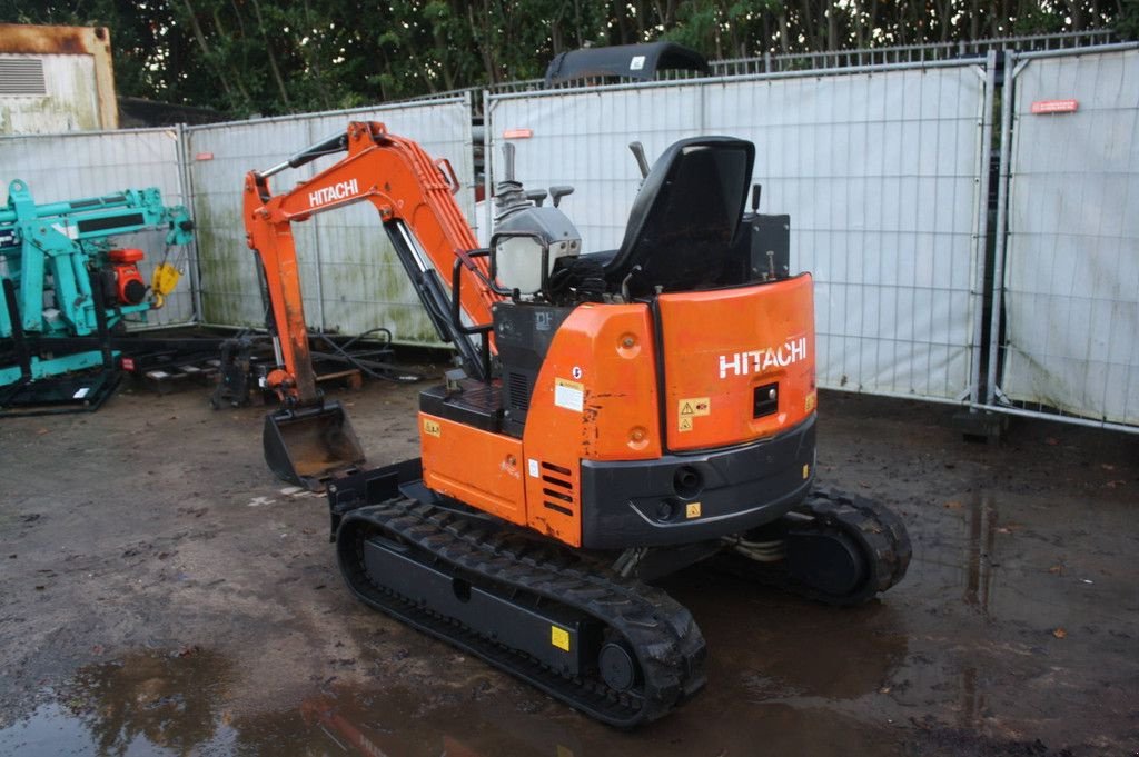 Kettenbagger des Typs Hitachi ZX17U-5, Gebrauchtmaschine in Antwerpen (Bild 3)