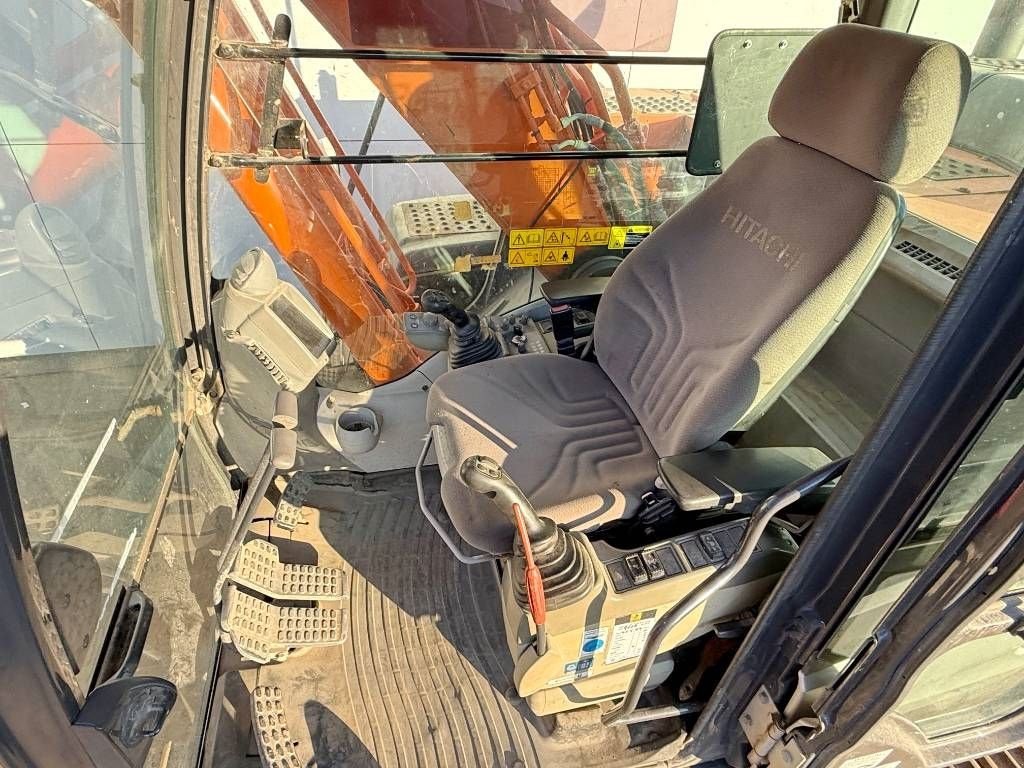 Kettenbagger typu Hitachi ZX210LC-5B - Tilting Bucket / Quick Coupler, Gebrauchtmaschine v Veldhoven (Obrázek 9)