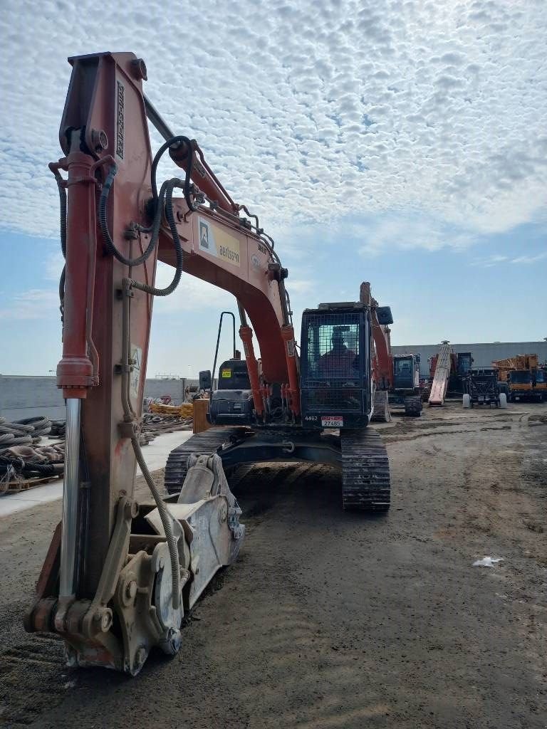 Kettenbagger типа Hitachi ZX220LC (Abu Dhabi), Gebrauchtmaschine в Stabroek (Фотография 5)