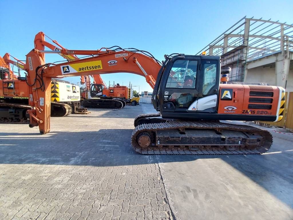 Kettenbagger Türe ait Hitachi ZX220LC (Abu Dhabi), Gebrauchtmaschine içinde Stabroek (resim 1)