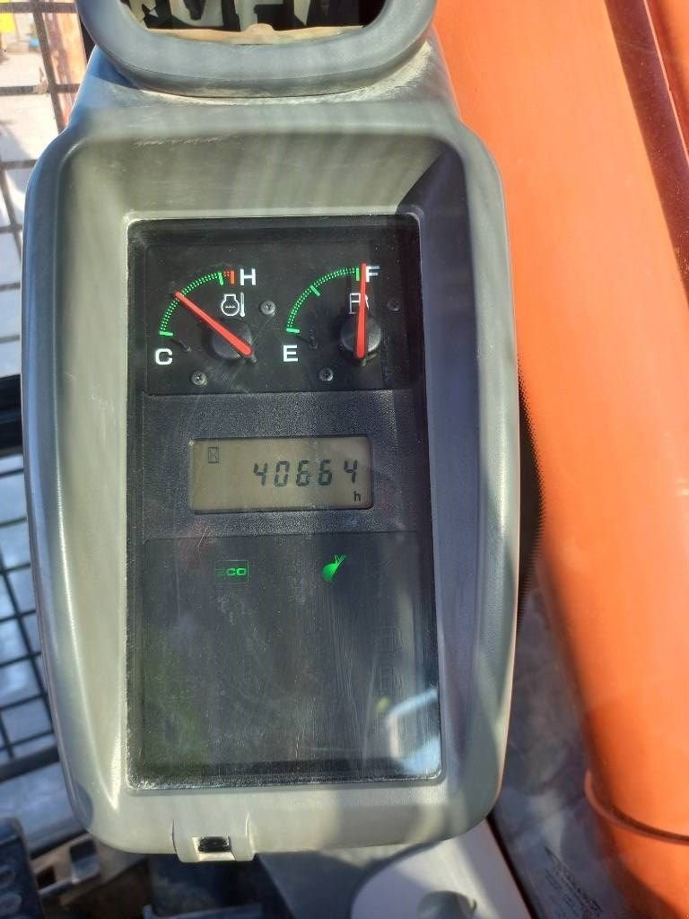 Kettenbagger Türe ait Hitachi ZX220LC (Abu Dhabi), Gebrauchtmaschine içinde Stabroek (resim 9)