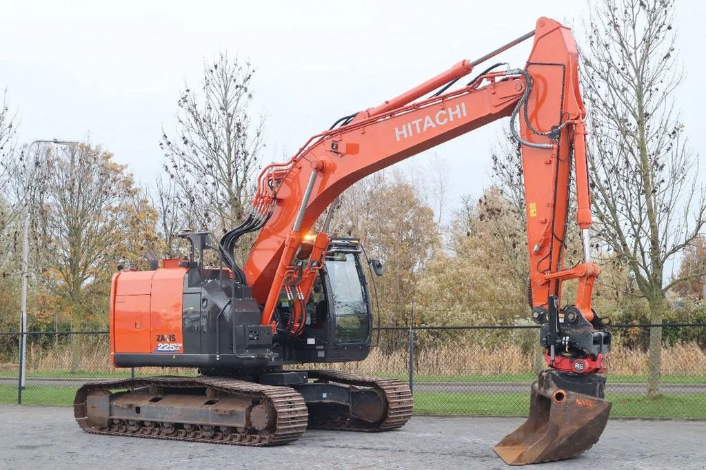 Kettenbagger типа Hitachi ZX225 USRLC-6 ROTOTILT 3X BUCKET TOPCON 3D MC GPS, Gebrauchtmaschine в Marknesse (Фотография 5)