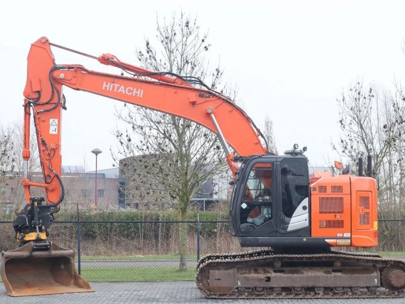 Kettenbagger tipa Hitachi ZX225 USRLC-6 ROTOTILT BUCKET GOOD CONDITION, Gebrauchtmaschine u Marknesse (Slika 1)