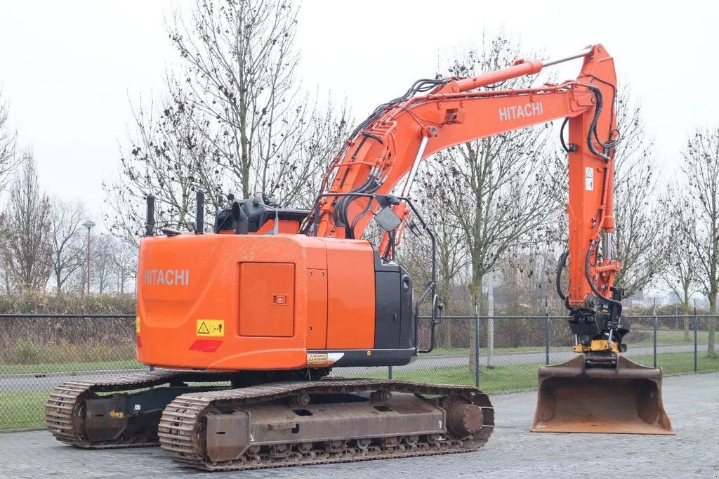 Kettenbagger του τύπου Hitachi ZX225 USRLC-6 ROTOTILT BUCKET GOOD CONDITION, Gebrauchtmaschine σε Marknesse (Φωτογραφία 7)