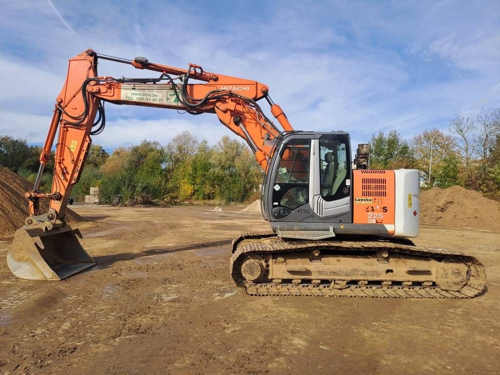 Kettenbagger des Typs Hitachi ZX225USLC-3, Gebrauchtmaschine in Stabroek (Bild 1)