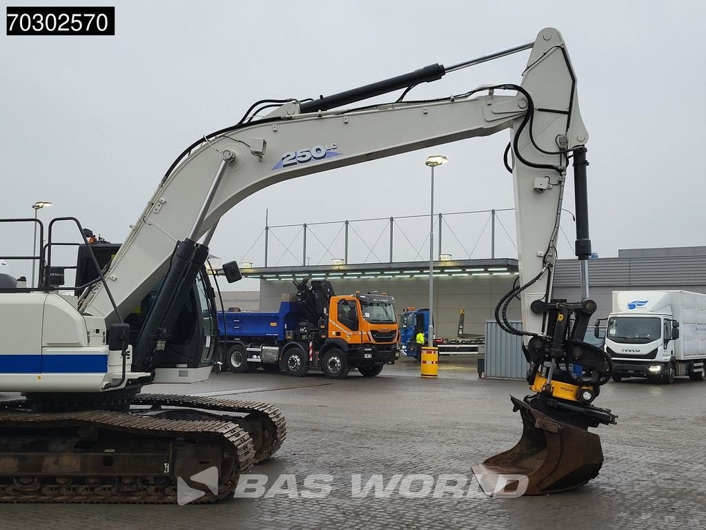Kettenbagger типа Hitachi ZX250 LC -6 Engcon - 2 Buckets, Gebrauchtmaschine в Veghel (Фотография 9)