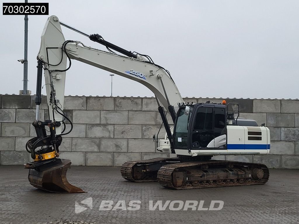 Kettenbagger типа Hitachi ZX250 LC -6 Engcon - 2 Buckets, Gebrauchtmaschine в Veghel (Фотография 2)