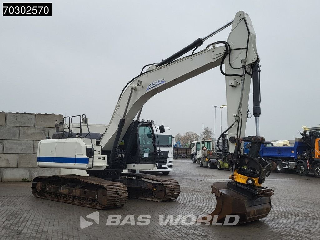 Kettenbagger типа Hitachi ZX250 LC -6 Engcon - 2 Buckets, Gebrauchtmaschine в Veghel (Фотография 8)