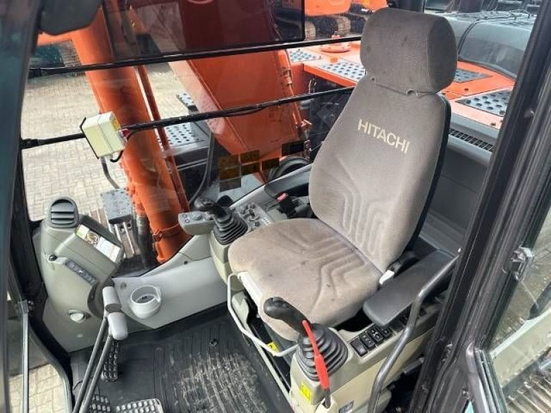 Kettenbagger a típus Hitachi ZX250LC-5B long Reach, Gebrauchtmaschine ekkor: Roosendaal (Kép 10)