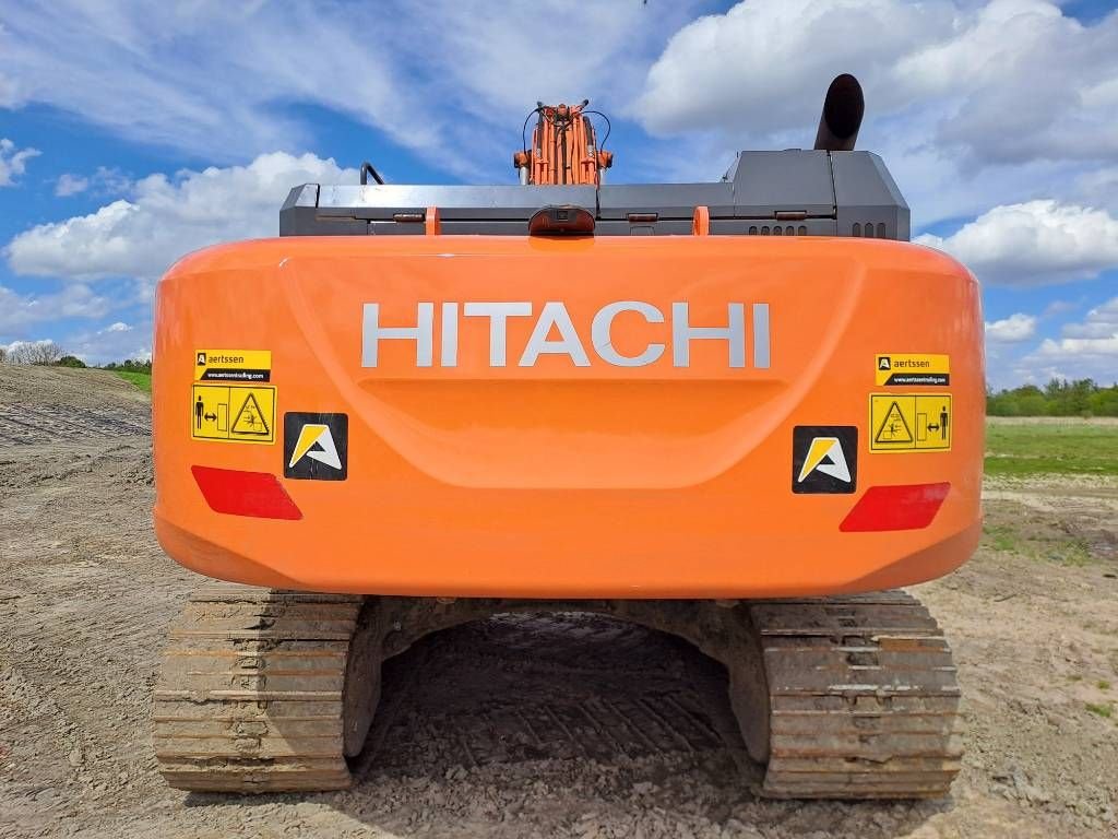 Kettenbagger des Typs Hitachi ZX350LC-6 (NEW track + Trimble Earthworks GPS), Gebrauchtmaschine in Stabroek (Bild 3)