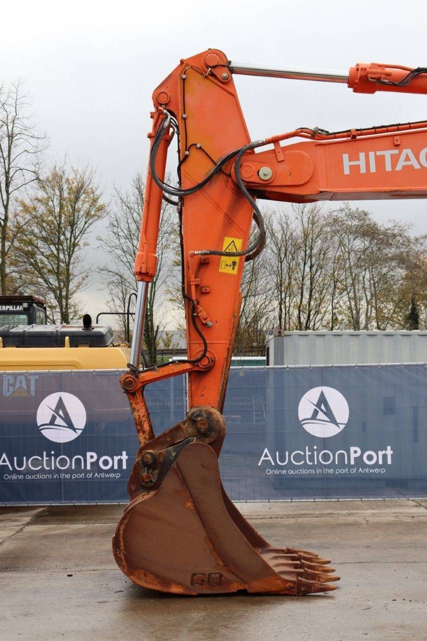 Kettenbagger typu Hitachi ZX350LCN-6, Gebrauchtmaschine v Antwerpen (Obrázek 11)