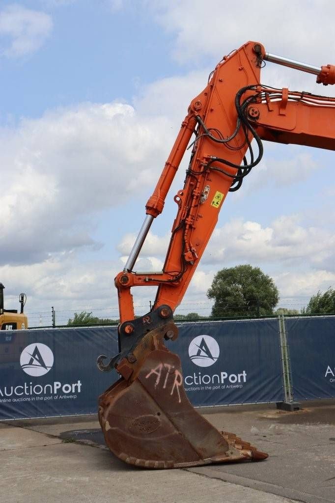 Kettenbagger типа Hitachi ZX490LCH-6, Gebrauchtmaschine в Antwerpen (Фотография 11)