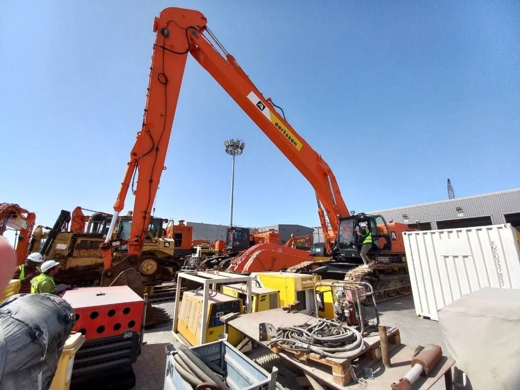 Kettenbagger des Typs Hitachi ZX870LC H-5G (Abu Dhabi), Gebrauchtmaschine in Stabroek (Bild 4)