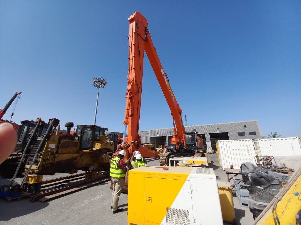Kettenbagger des Typs Hitachi ZX870LC H-5G (Abu Dhabi), Gebrauchtmaschine in Stabroek (Bild 5)