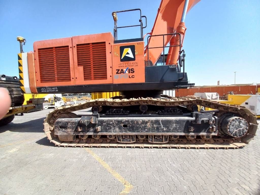 Kettenbagger of the type Hitachi ZX870LC H-5G (Abu Dhabi), Gebrauchtmaschine in Stabroek (Picture 3)