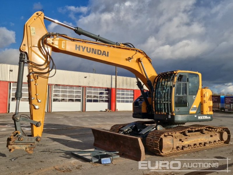 Kettenbagger des Typs Hyundai HX235LCR, Gebrauchtmaschine in Dormagen (Bild 1)