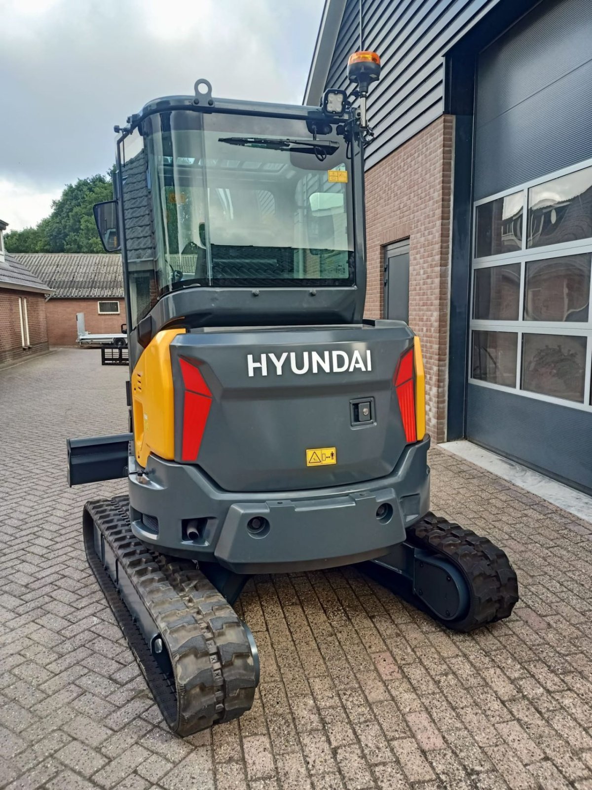 Kettenbagger des Typs Hyundai hx35, Neumaschine in Lunteren (Bild 2)