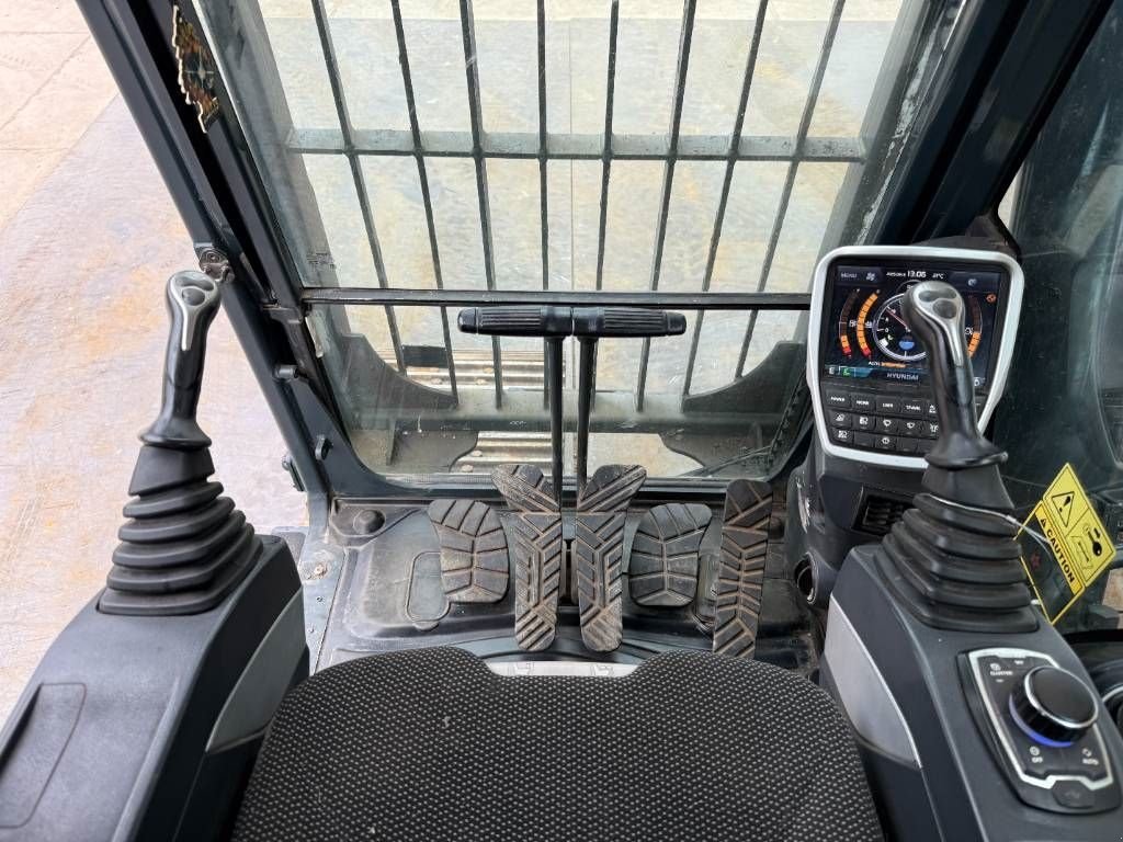 Kettenbagger typu Hyundai HX380LC - Rock Quard / Hammer Lines / 360&deg; Camera, Gebrauchtmaschine v Veldhoven (Obrázek 10)