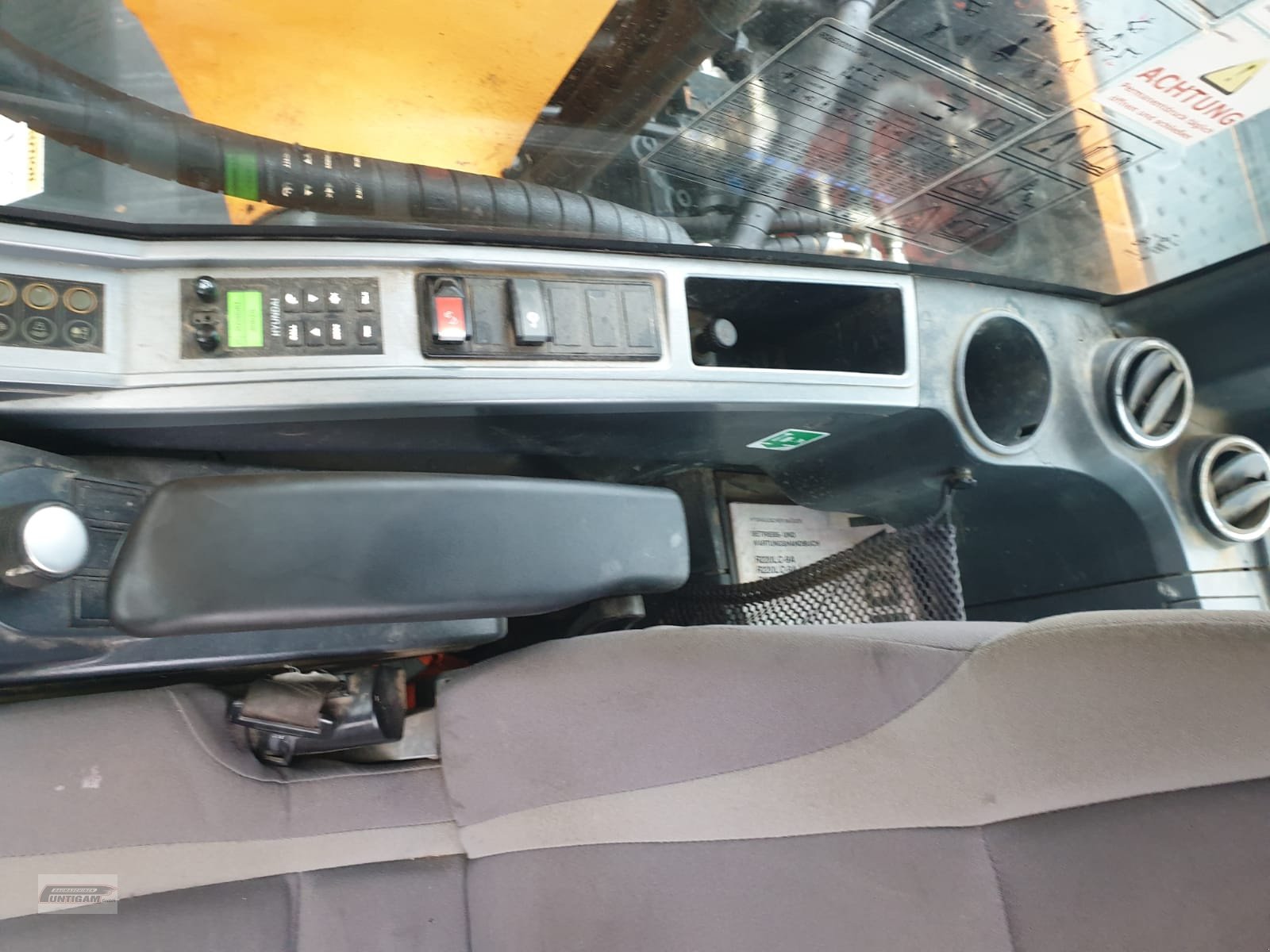 Kettenbagger typu Hyundai R 220 LC-9A, Gebrauchtmaschine v Deutsch - Goritz (Obrázek 16)