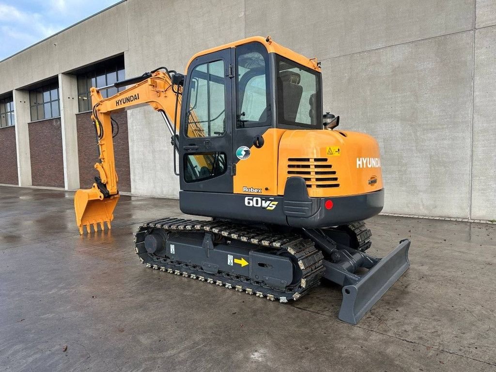 Kettenbagger des Typs Hyundai R60VS, Gebrauchtmaschine in Antwerpen (Bild 3)