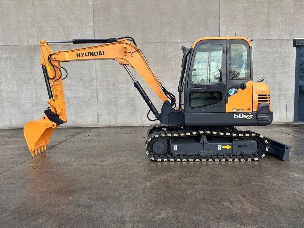 Kettenbagger des Typs Hyundai R60VS, Gebrauchtmaschine in Antwerpen (Bild 2)