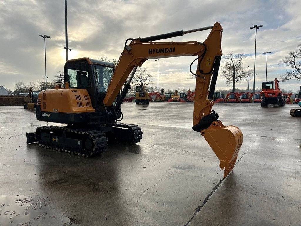 Kettenbagger des Typs Hyundai R60VS, Gebrauchtmaschine in Antwerpen (Bild 5)