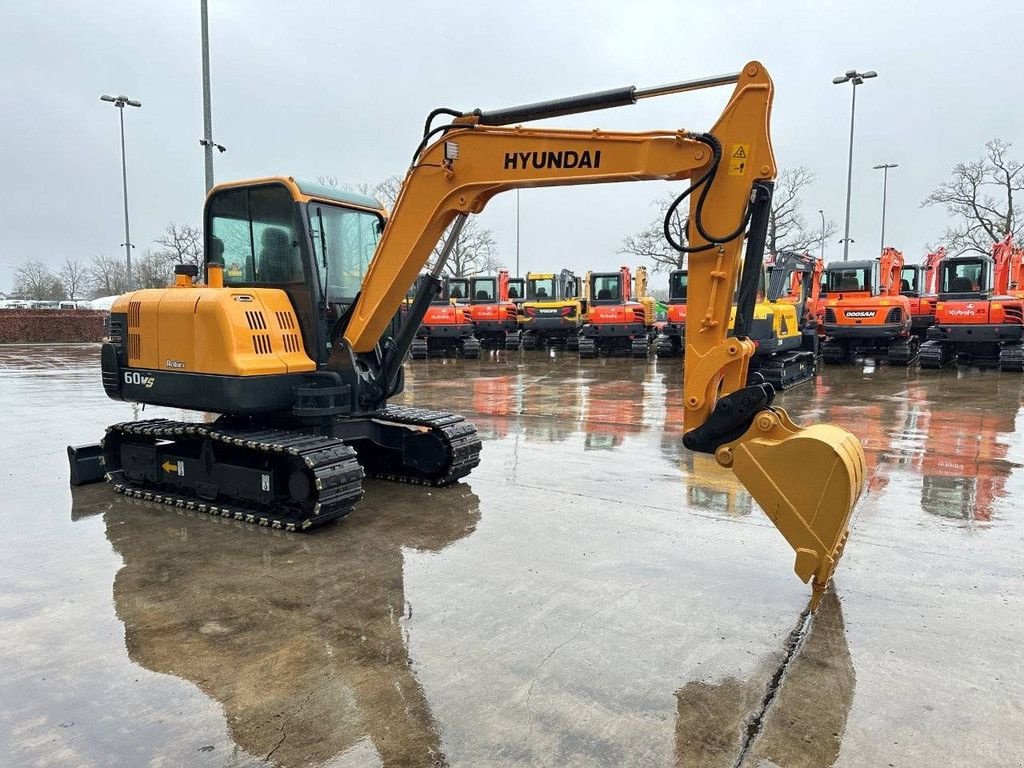 Kettenbagger del tipo Hyundai R60VS, Gebrauchtmaschine In Antwerpen (Immagine 3)