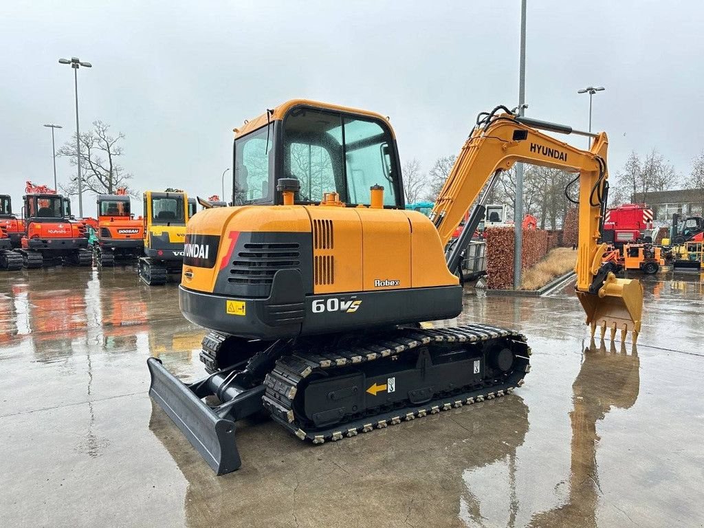 Kettenbagger del tipo Hyundai R60VS, Gebrauchtmaschine In Antwerpen (Immagine 4)