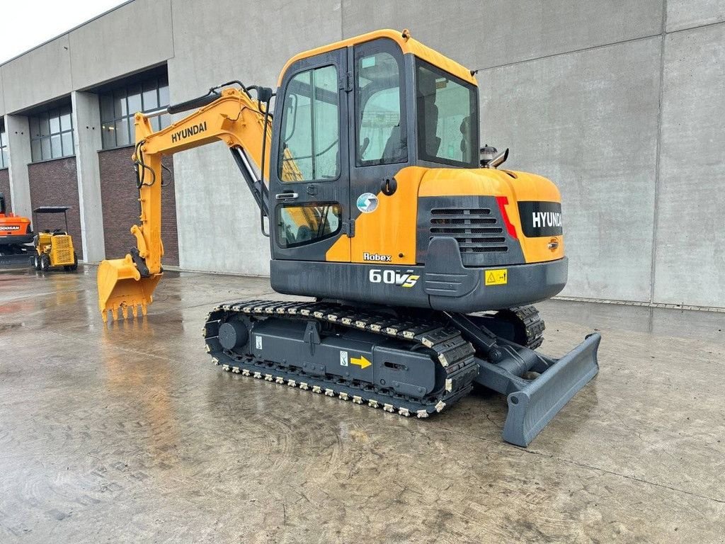 Kettenbagger van het type Hyundai R60VS, Gebrauchtmaschine in Antwerpen (Foto 7)