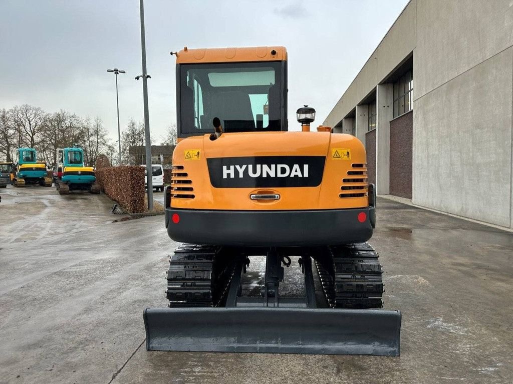 Kettenbagger des Typs Hyundai R60VS, Gebrauchtmaschine in Antwerpen (Bild 5)