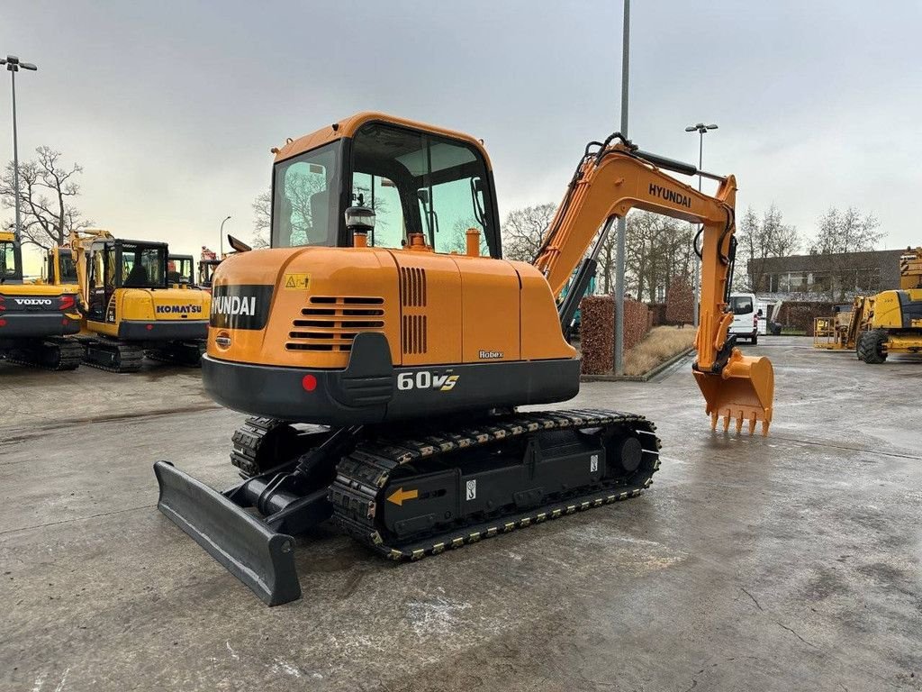 Kettenbagger des Typs Hyundai R60VS, Gebrauchtmaschine in Antwerpen (Bild 4)