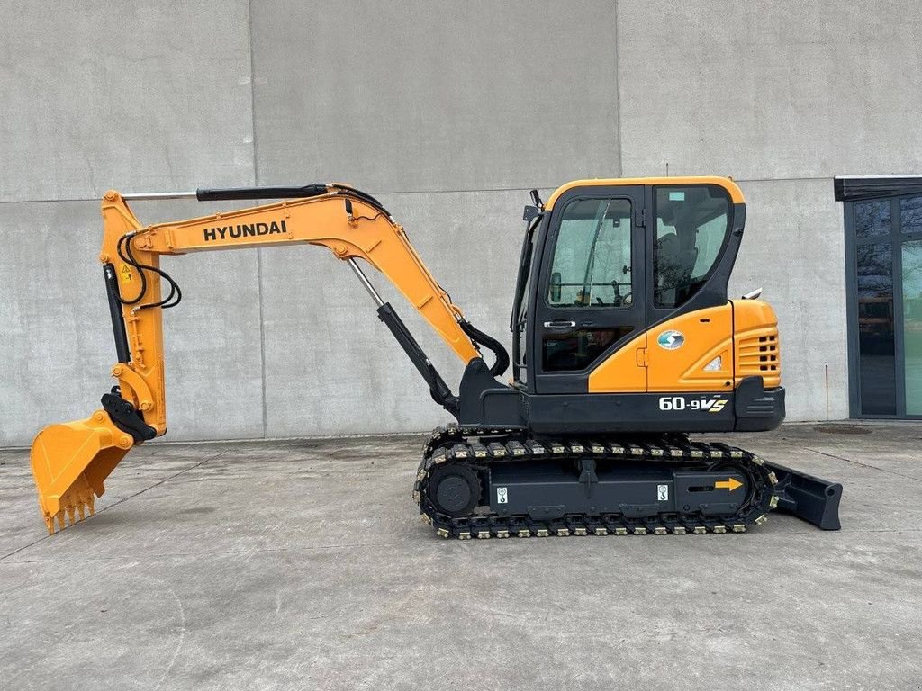 Kettenbagger del tipo Hyundai R60VS, Gebrauchtmaschine In Antwerpen (Immagine 8)