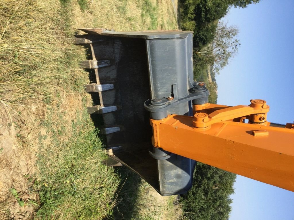 Kettenbagger типа Hyundai ROBEX 320 NLC3, Gebrauchtmaschine в L'ISLE JOURDAIN (Фотография 4)